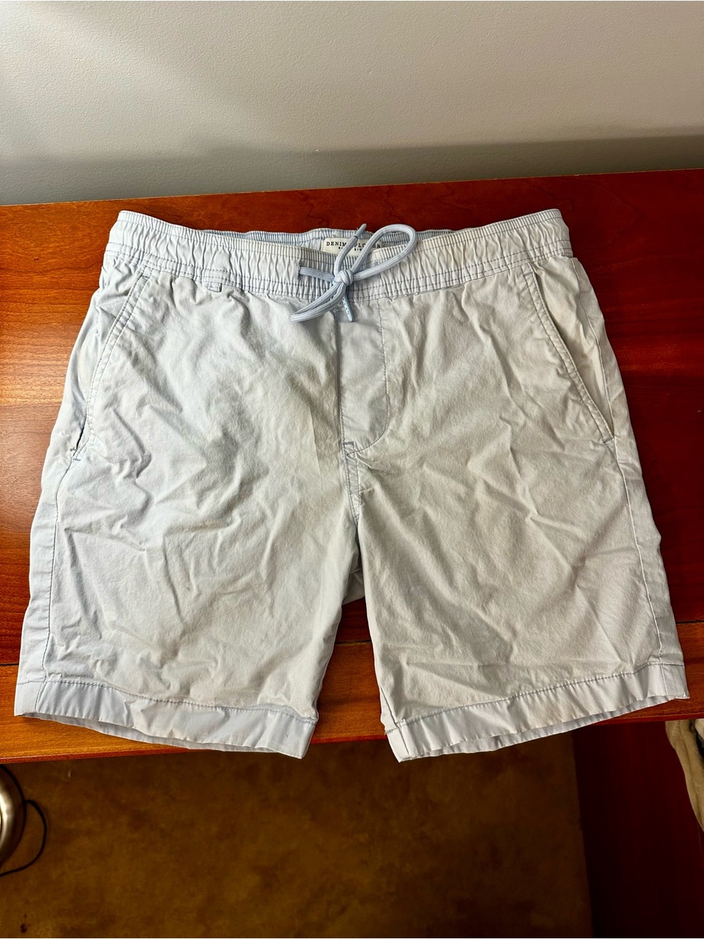 Denim & Flower Flat Front Shorts in Gray Size Small